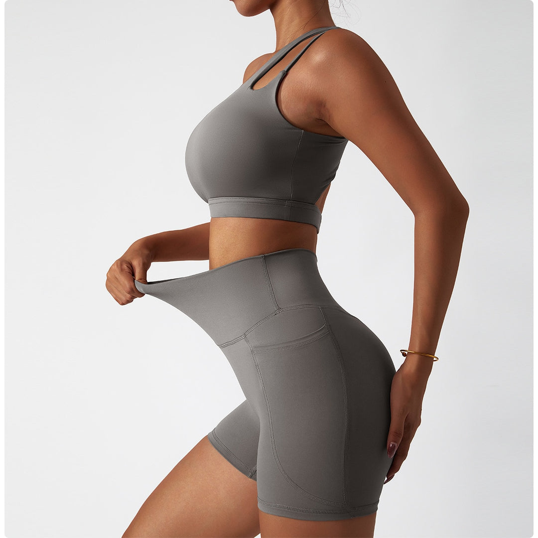 Aela sports shorts set